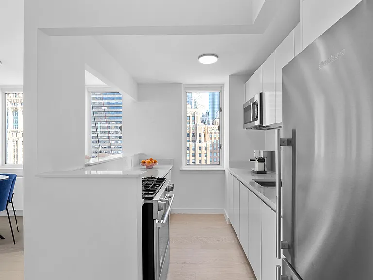 225 Rector Pl #20B — Photo 6