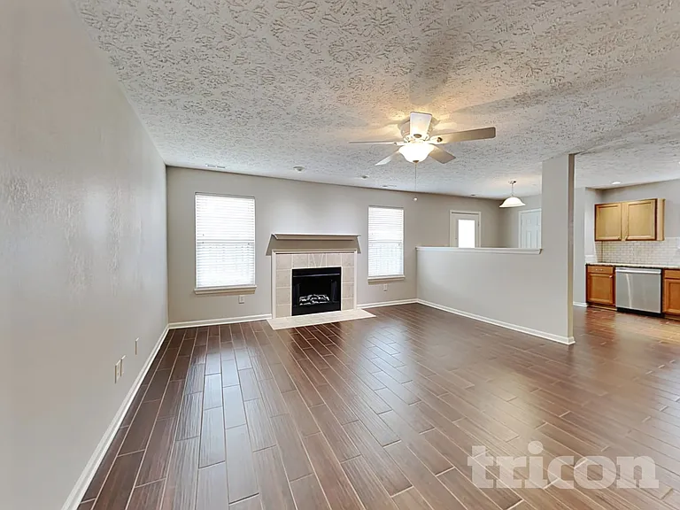 5847 Mosaic Pl — Photo 2
