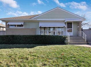 7549 N Nora Ave, Niles, IL 60714