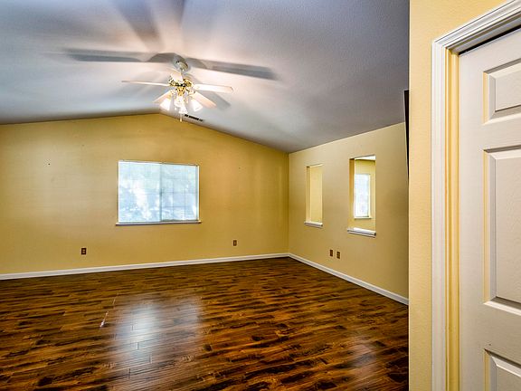 4th image of 3040 Driftstone Dr