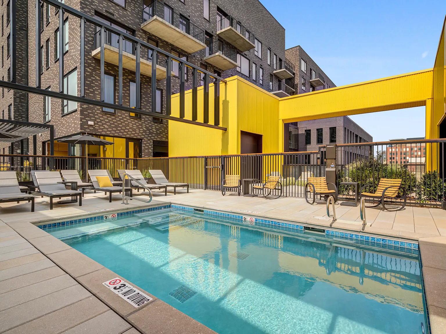 Residences at Market Station — Photo 4