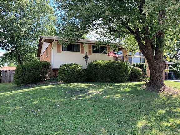4th image of 208 Katy Ln
