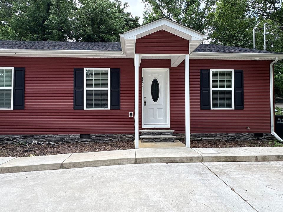 1st image of 428 W Waggoner St