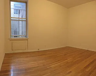 Rented by Siderow Residential Group