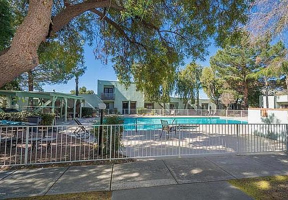 2nd image of 7845 N Calle De La Aldea
