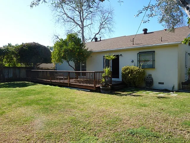 Elwood Beach 3 Bedroom Home — Photo 4
