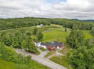 662 Bradford Rd, Newport, NH 03773