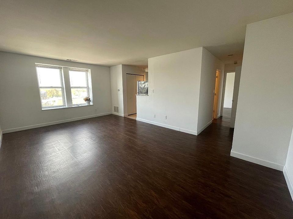 1st image of 605 Clara Ave #305