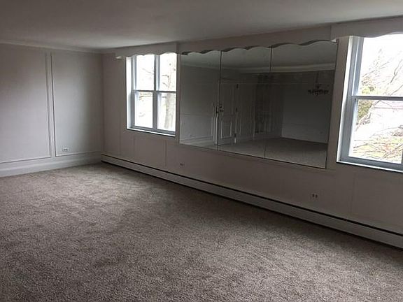 4th image of 545 Stewart Ln APT 201