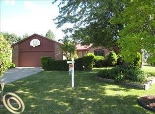 270 Poco Ct, Rochester Hills, MI 48307