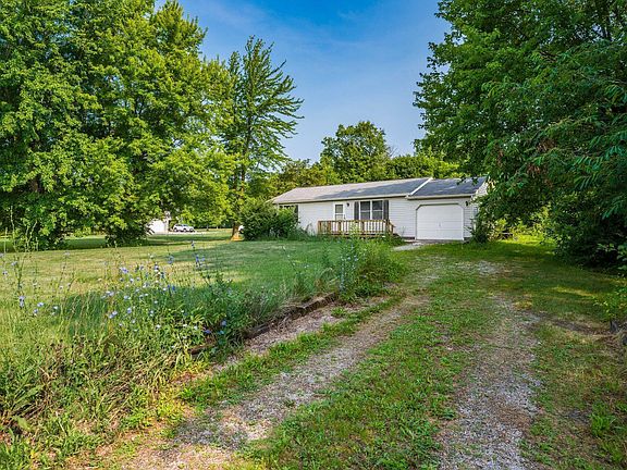 4th image of 3642 Warrensburg Rd
