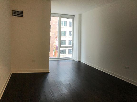 5th image of 50 W Washington St #611