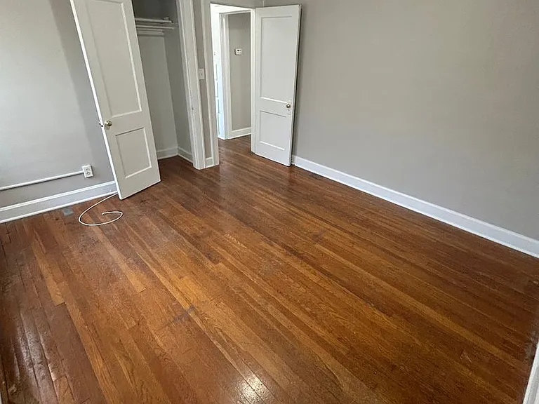 5424-5426 Harrison St — Photo 9