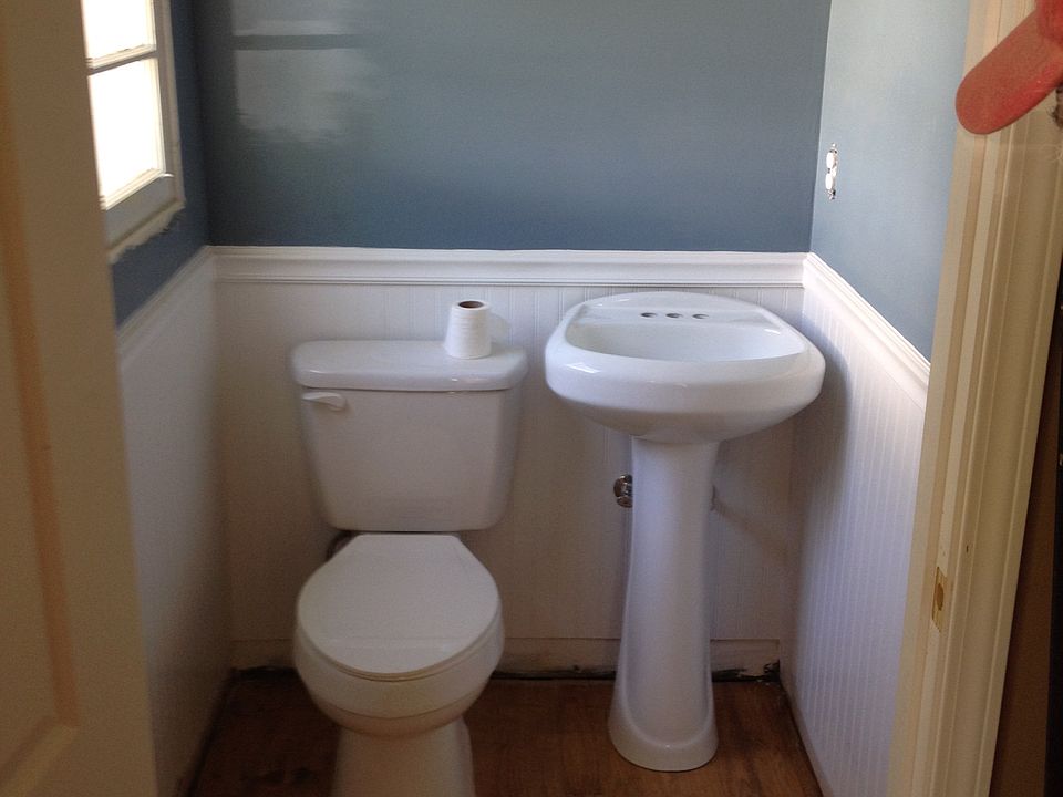 2nd image of 283 W Main St