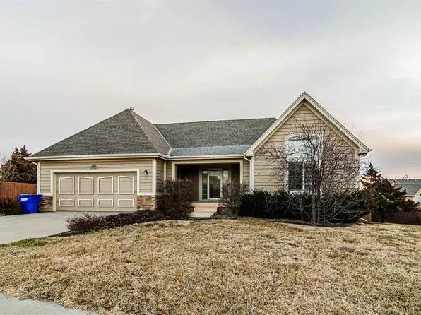 1635 Debs Sunrise Trl, Junction City, KS 66441