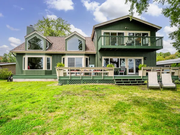 4973 Maple Ct, Coloma, MI 49038