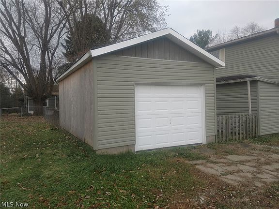 2nd image of 306 Scott Ave