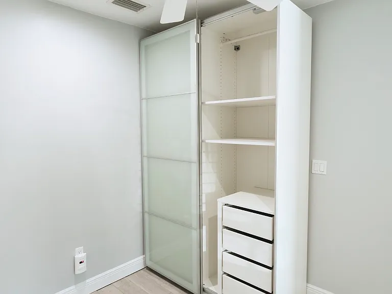 3209 Plaza Pl — Photo 12