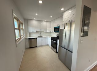 307 9th St #3A, Fairview, NJ 07022