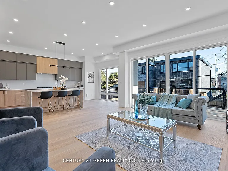 67 Bexhill Ave #MAIN 2ND FLOOR — Photo 12