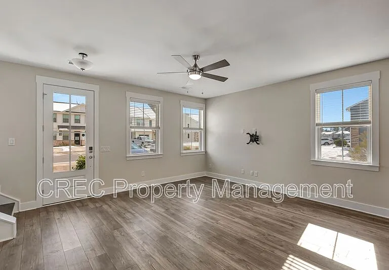 7811 Park Gate Dr — Photo 3