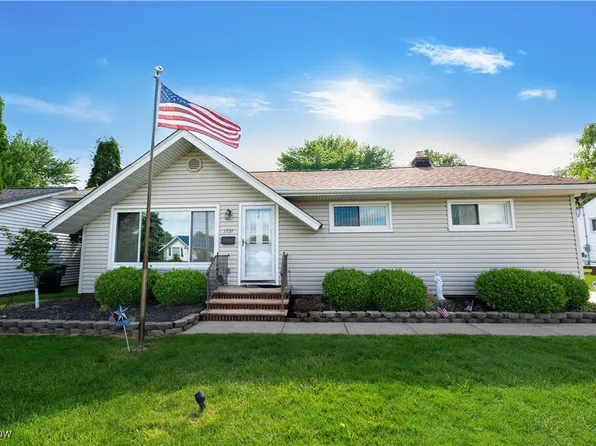 1721 Crestwood Rd, Mayfield Heights, OH 44124