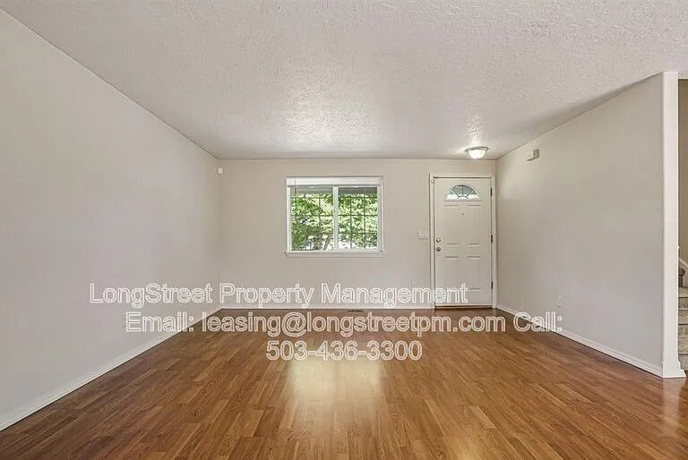 332 NE Carmen Pl — Photo 8