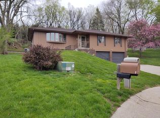 10 Decatur Cir, Council Bluffs, IA 51503