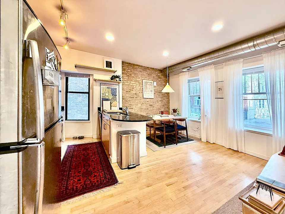 2050 W Potomac Ave #1