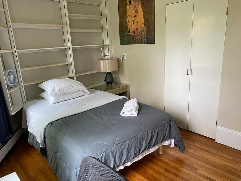 1000 Memorial Dr #2F — Photo 8
