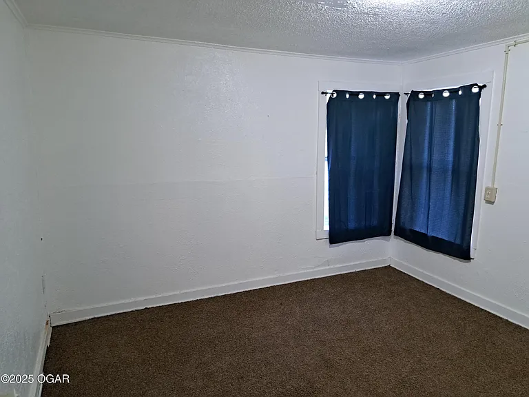1903 S East Ave — Photo 10