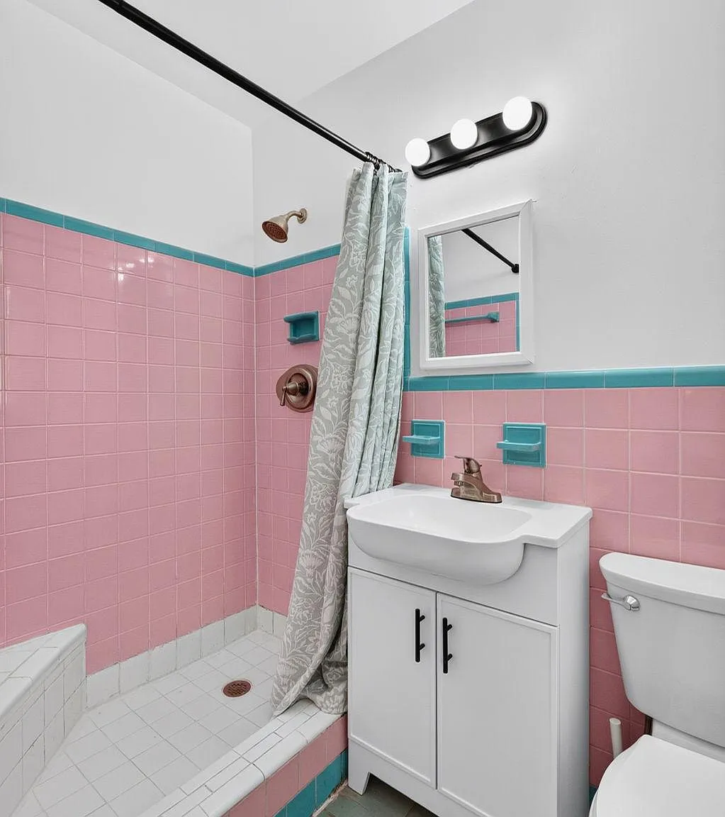 3 bed, 2.0 bath, 700 sqft, $1,819 — Photo 4