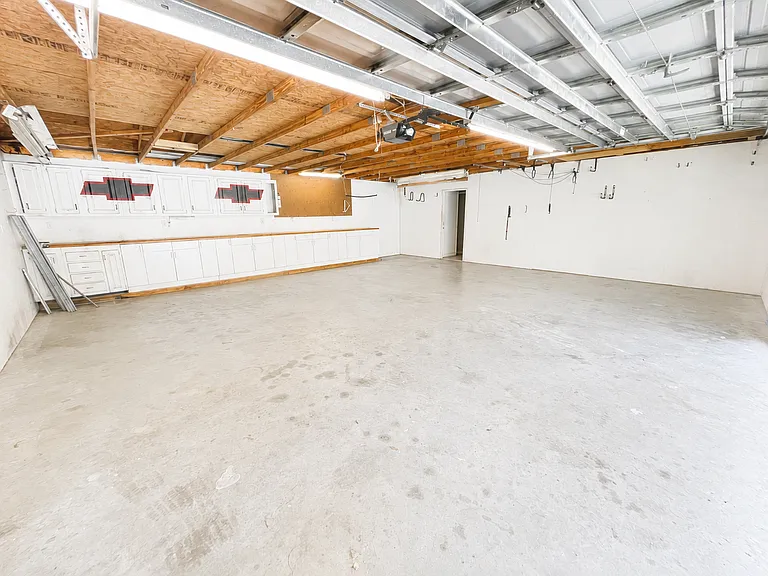 14244 Mulkerin Dr — Photo 38