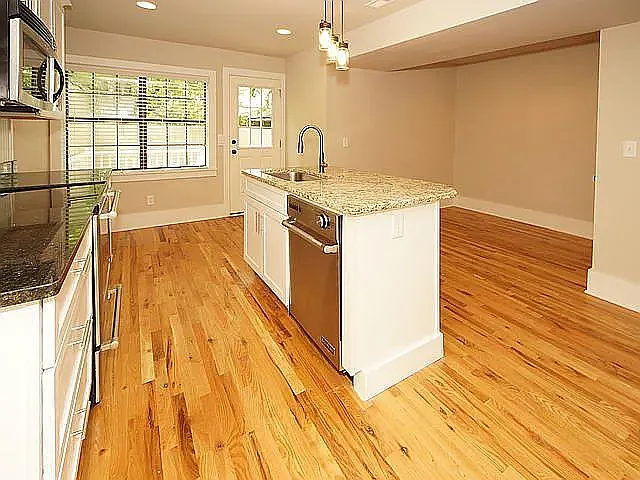 447 N Nassau St — Photo 5