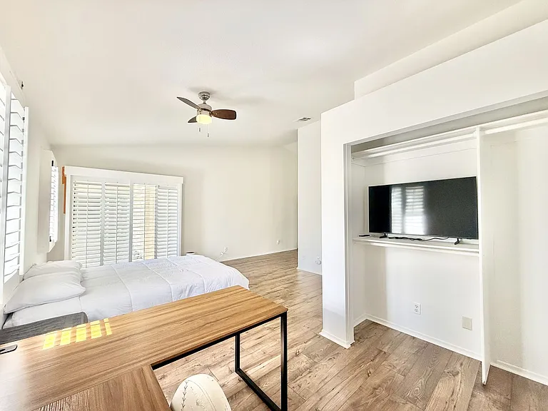 39850 Regency Way — Photo 16