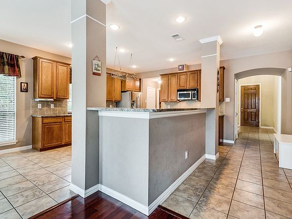 3rd image of 2568 Marina Dr