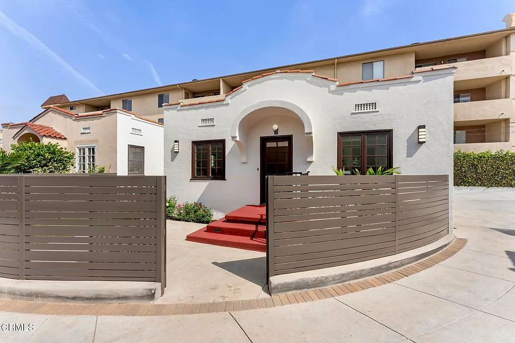 Building Photo - 520 S Los Robles Ave #4