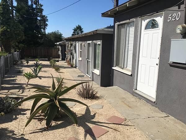 1st image of 512 Palm Dr