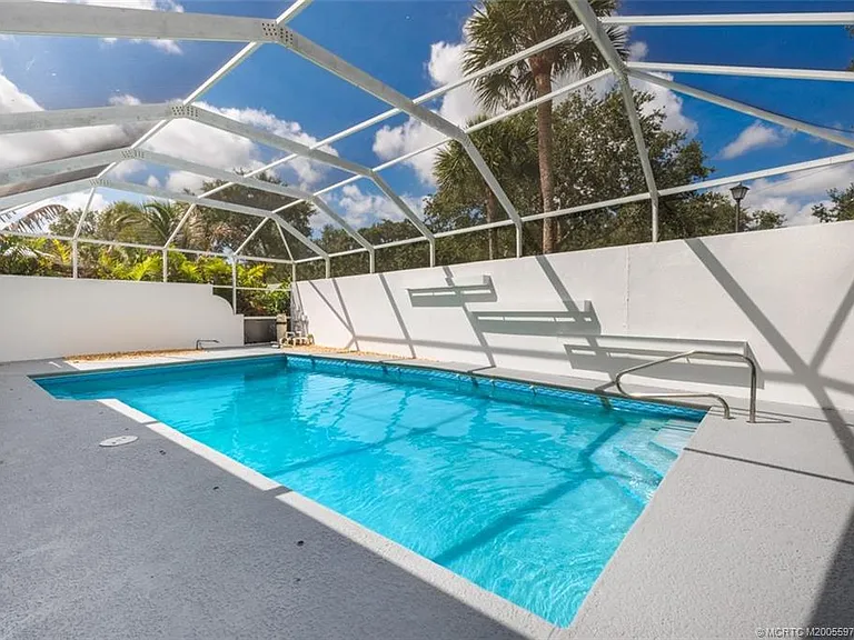 2198 SW Mayflower Dr — Photo 38