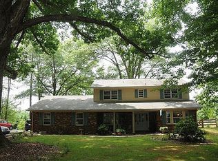 2530 Lake Forest Dr, Winston Salem, NC 27106