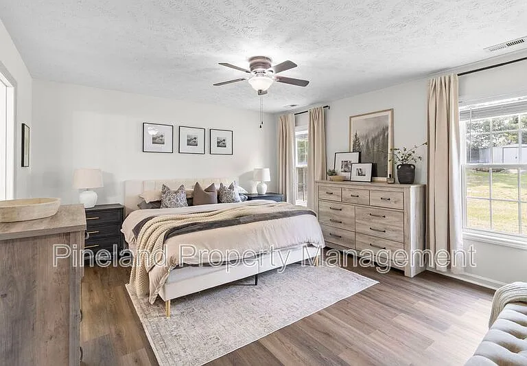 133 Haywood Dr — Photo 16