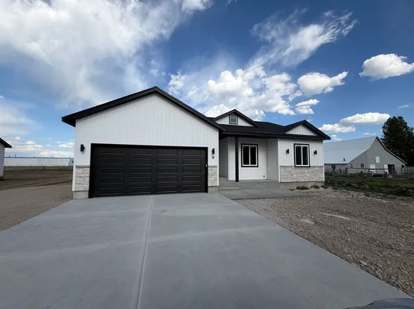 9N-460 W Bishop Dr, Blackfoot, ID 83221