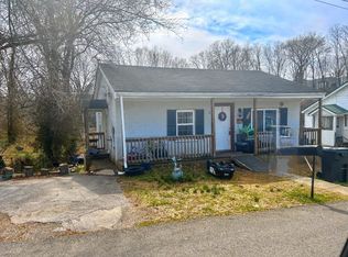 220 E Poplar St, Scottsville, KY 42164