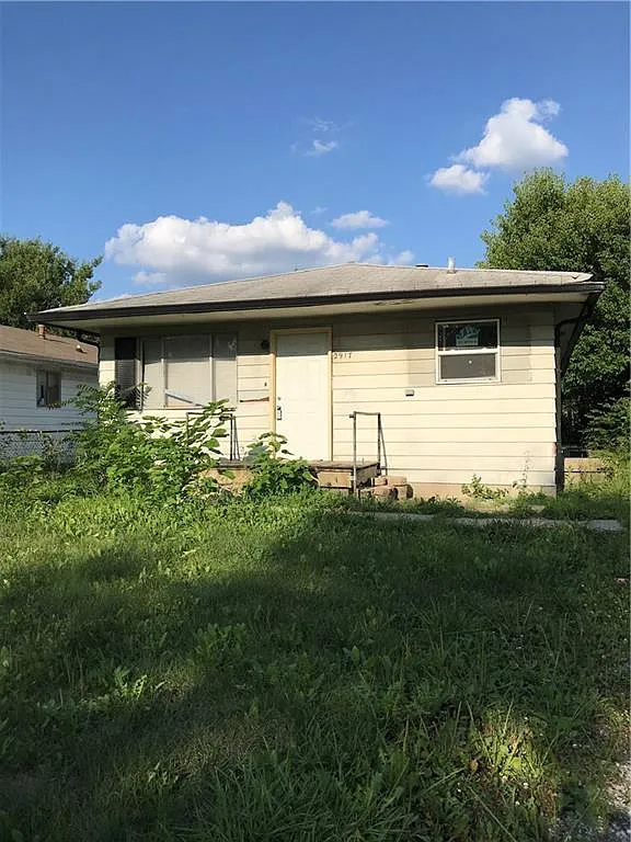 2917 Draper St photo 1