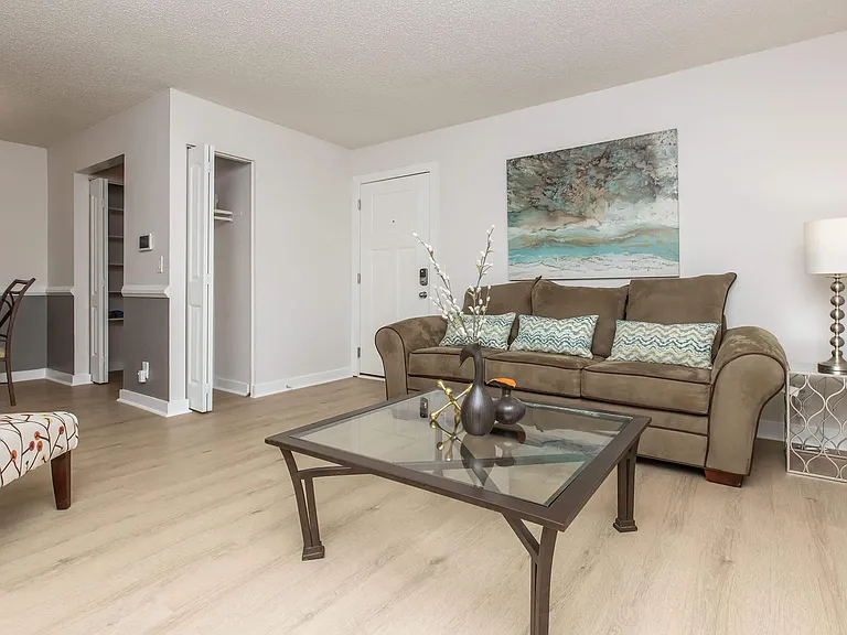 Nob Hill Apartment Homes — Photo 14
