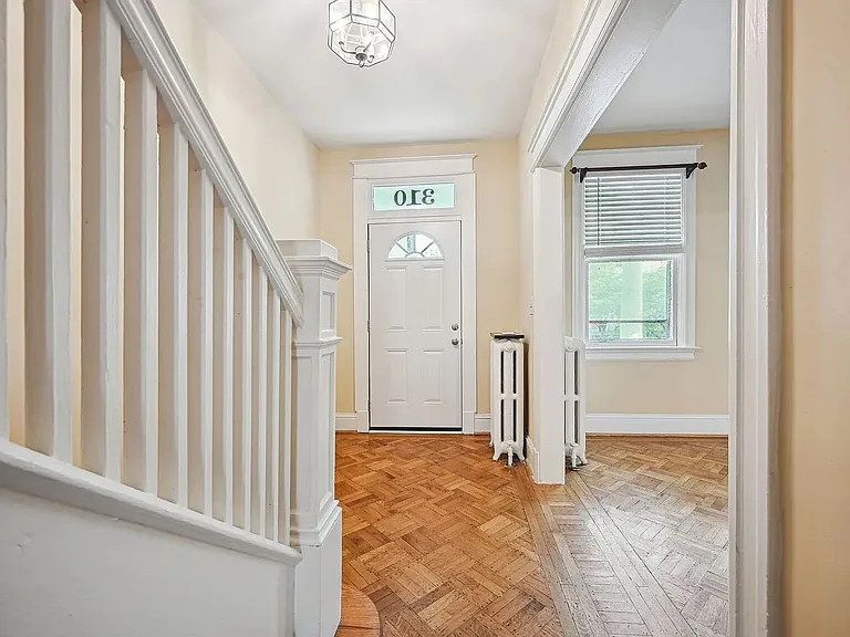 310 Taylor St NW — Photo 4