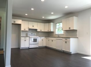 77 Kay Rd, Calverton, NY 11933