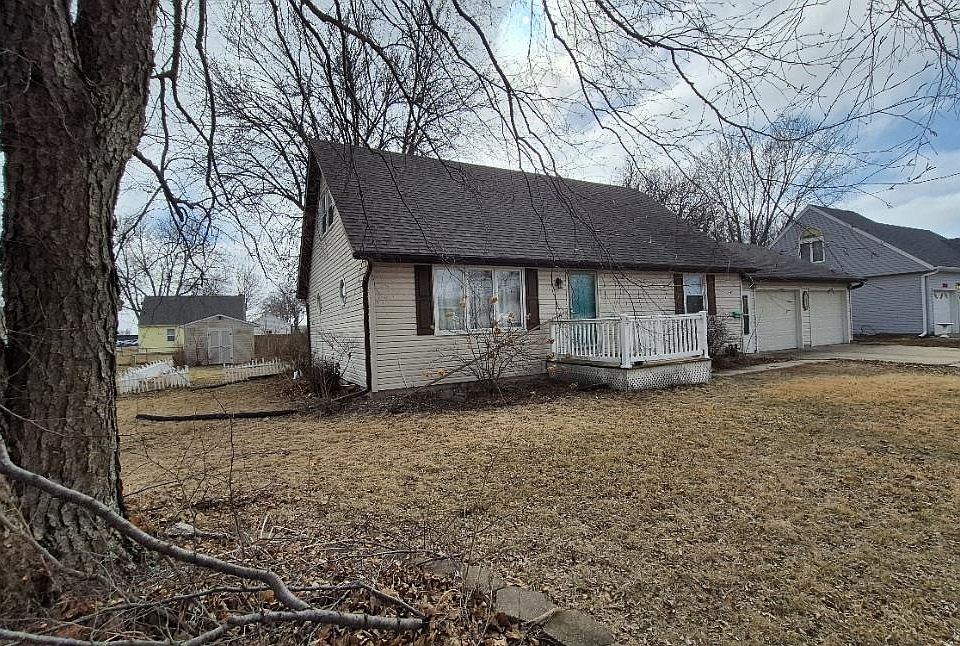 1st image of 1420 1st Ave N
