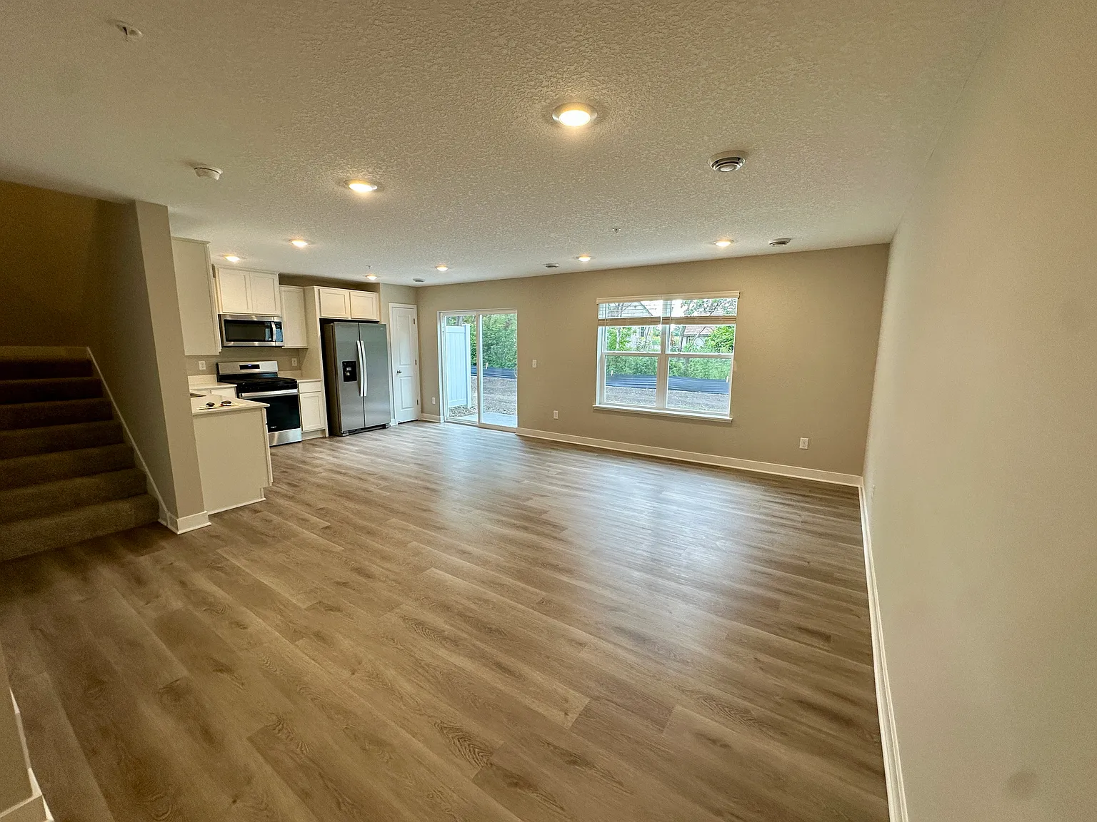 3 bed, 1655 sqft, $2,600 — Photo 2