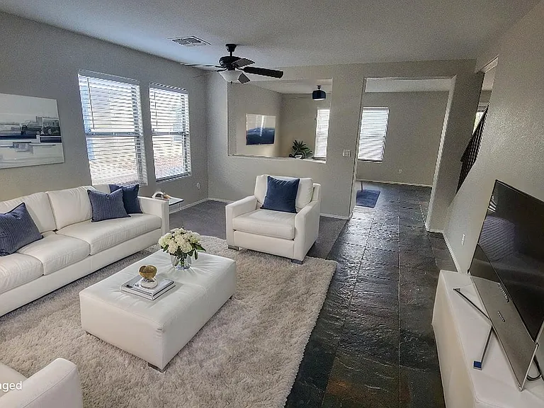 25857 W Burgess Ln — Photo 2